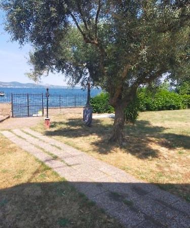 Independent Villa With Private Beach On The Lake Bracciano  Eksteriør bilde
