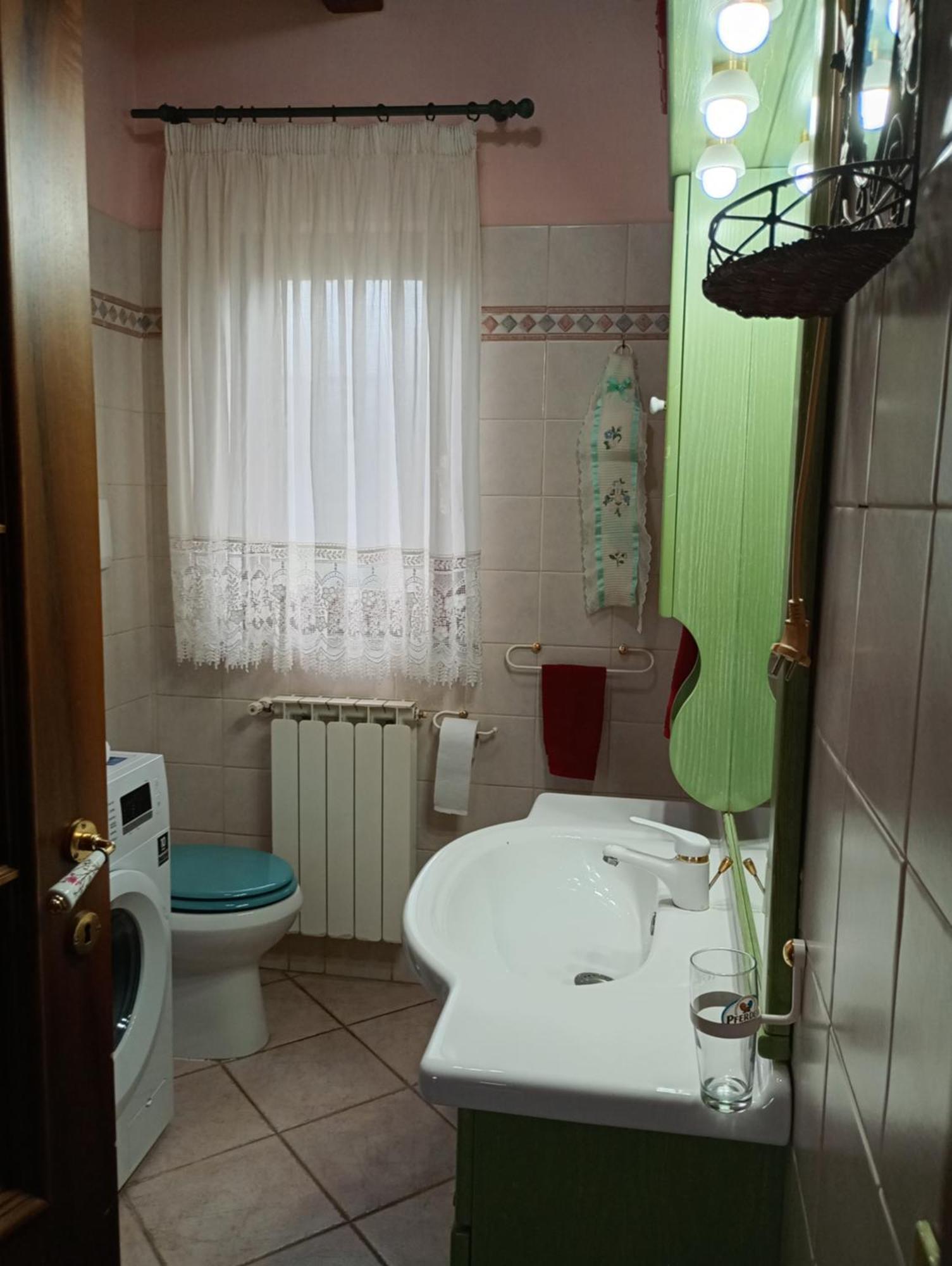 Independent Villa With Private Beach On The Lake Bracciano  Eksteriør bilde
