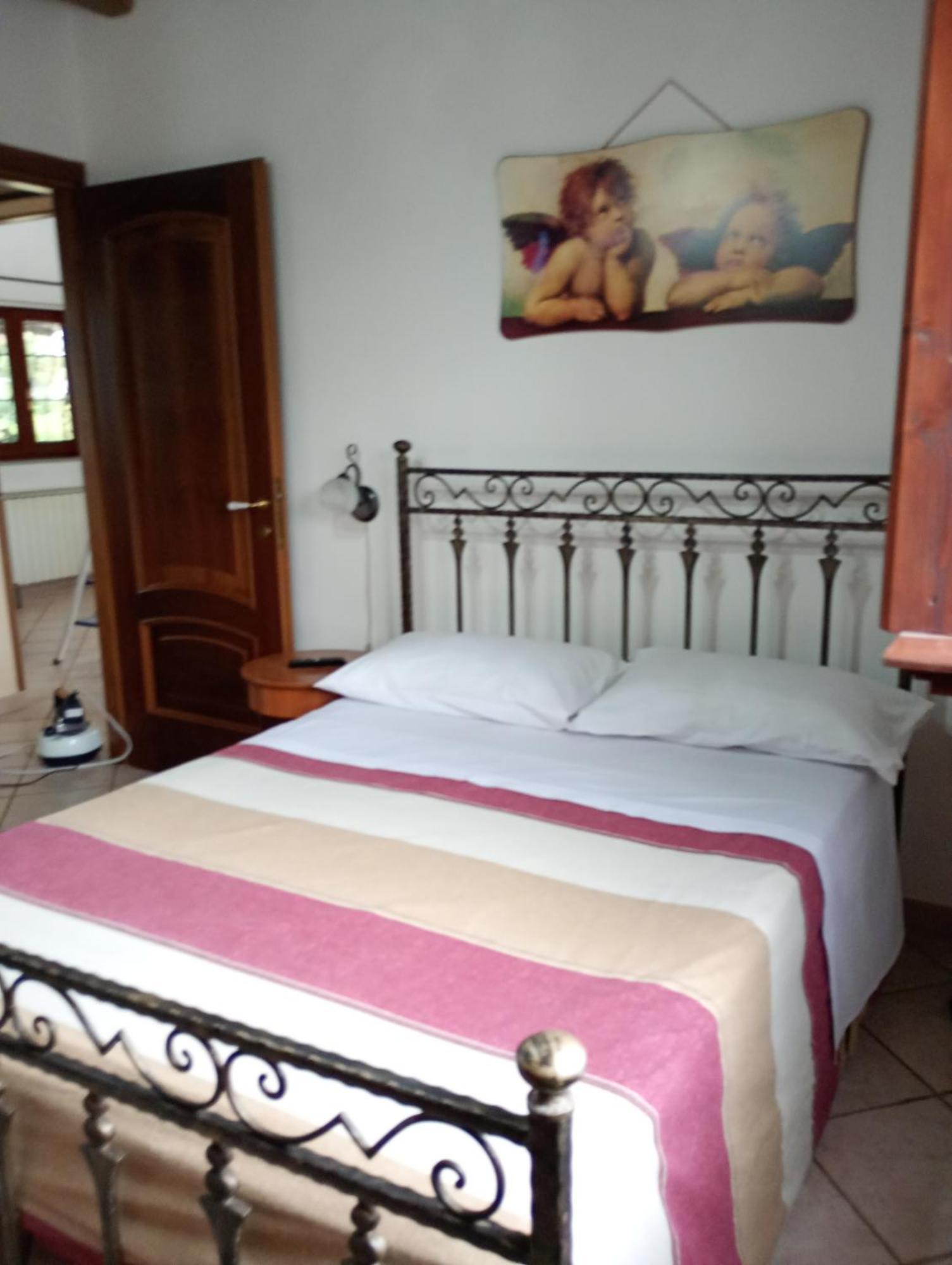 Independent Villa With Private Beach On The Lake Bracciano  Eksteriør bilde